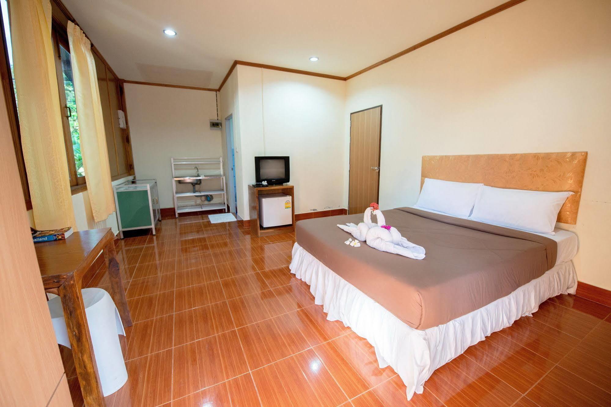 Poonsap Resort Koh Lanta Exterior photo