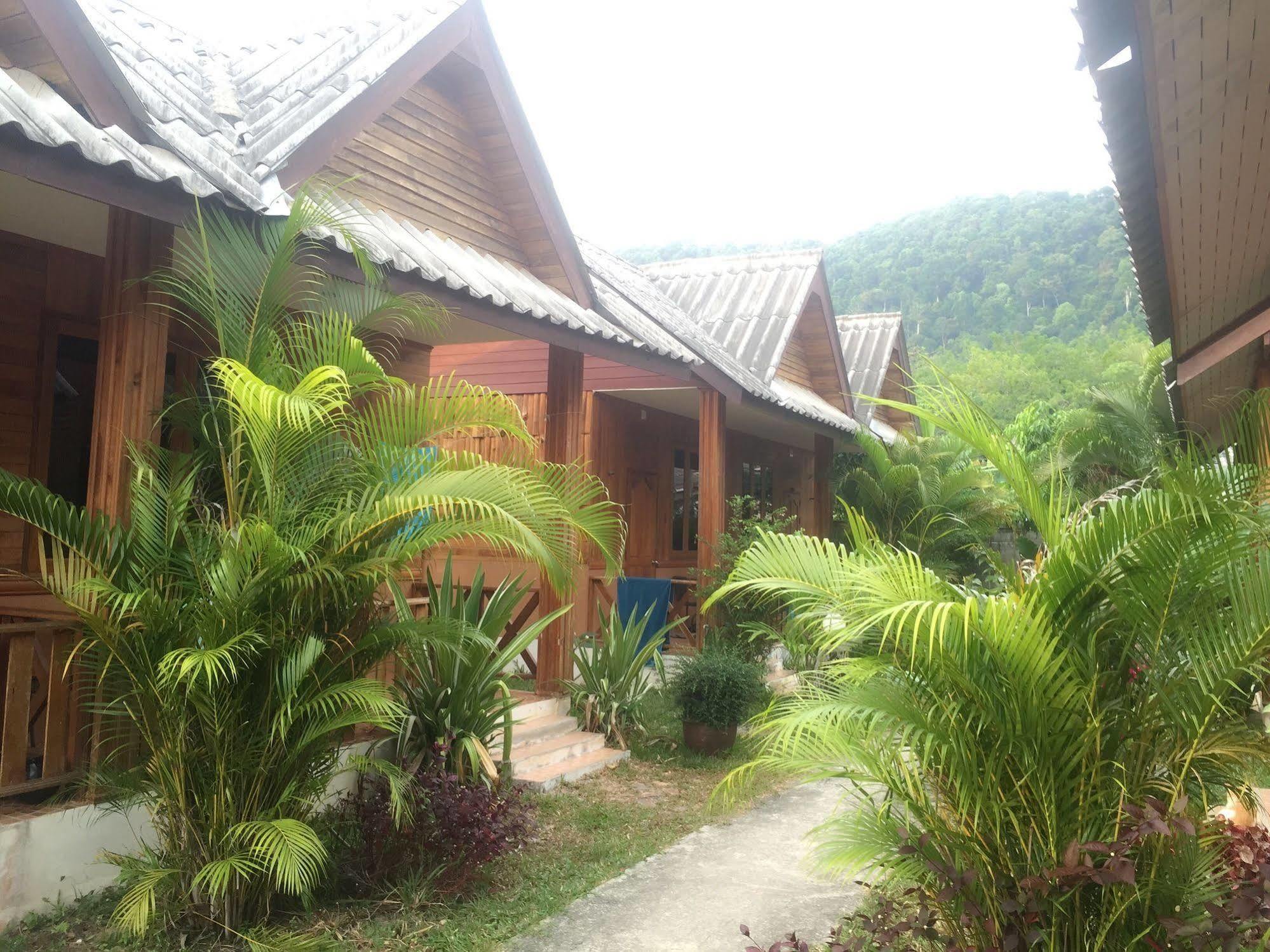 Poonsap Resort Koh Lanta Exterior photo