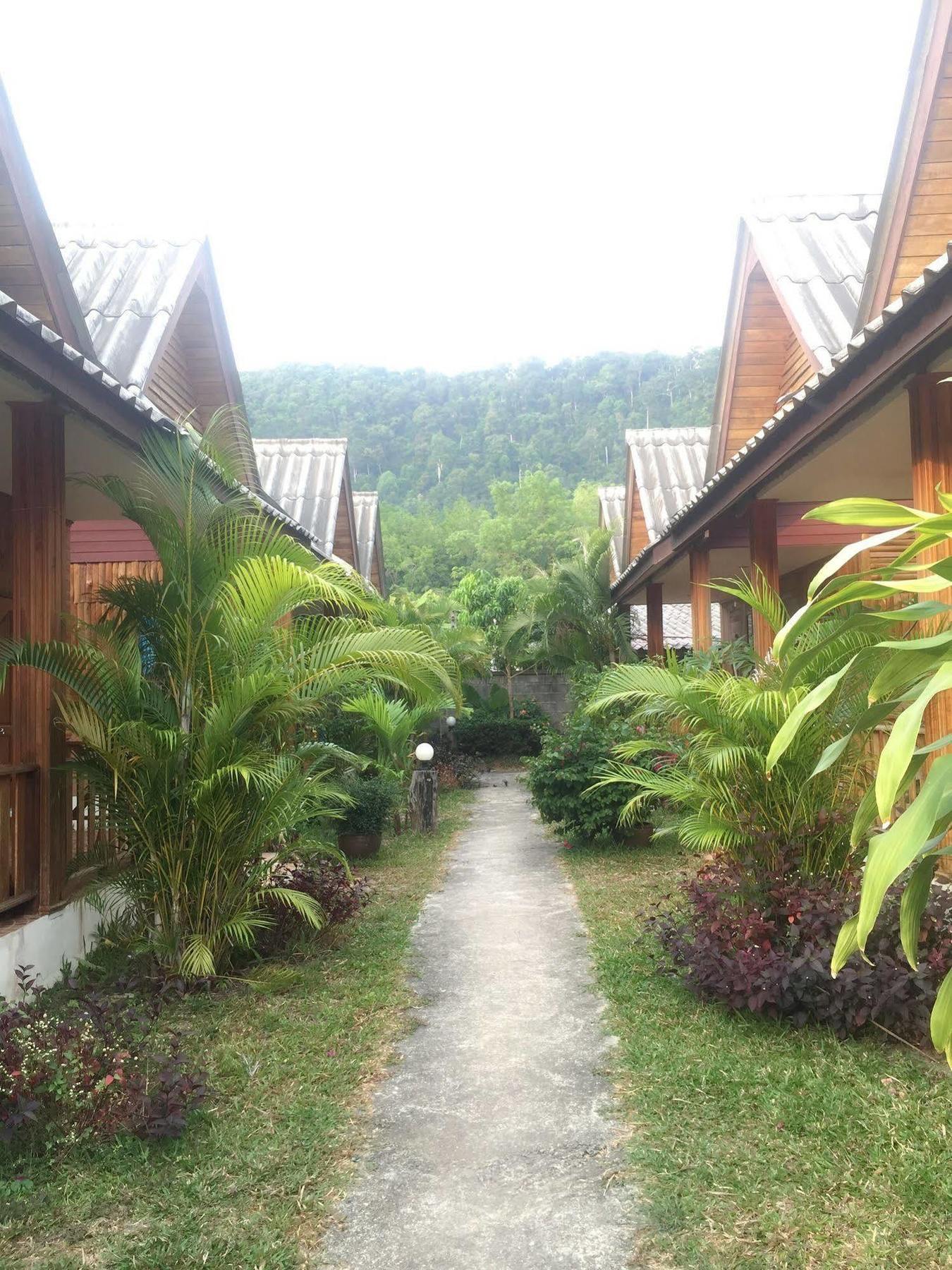 Poonsap Resort Koh Lanta Exterior photo