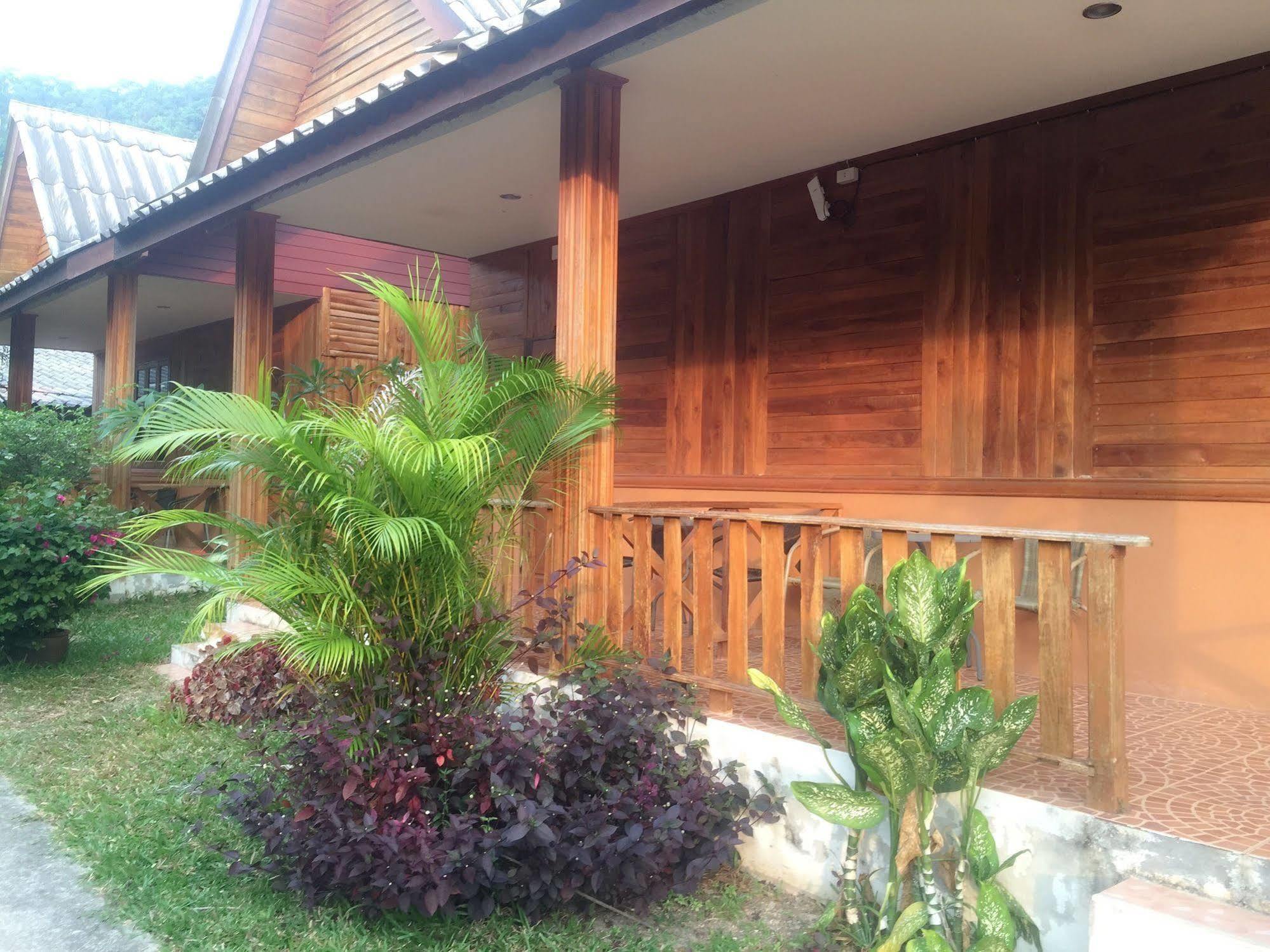 Poonsap Resort Koh Lanta Exterior photo