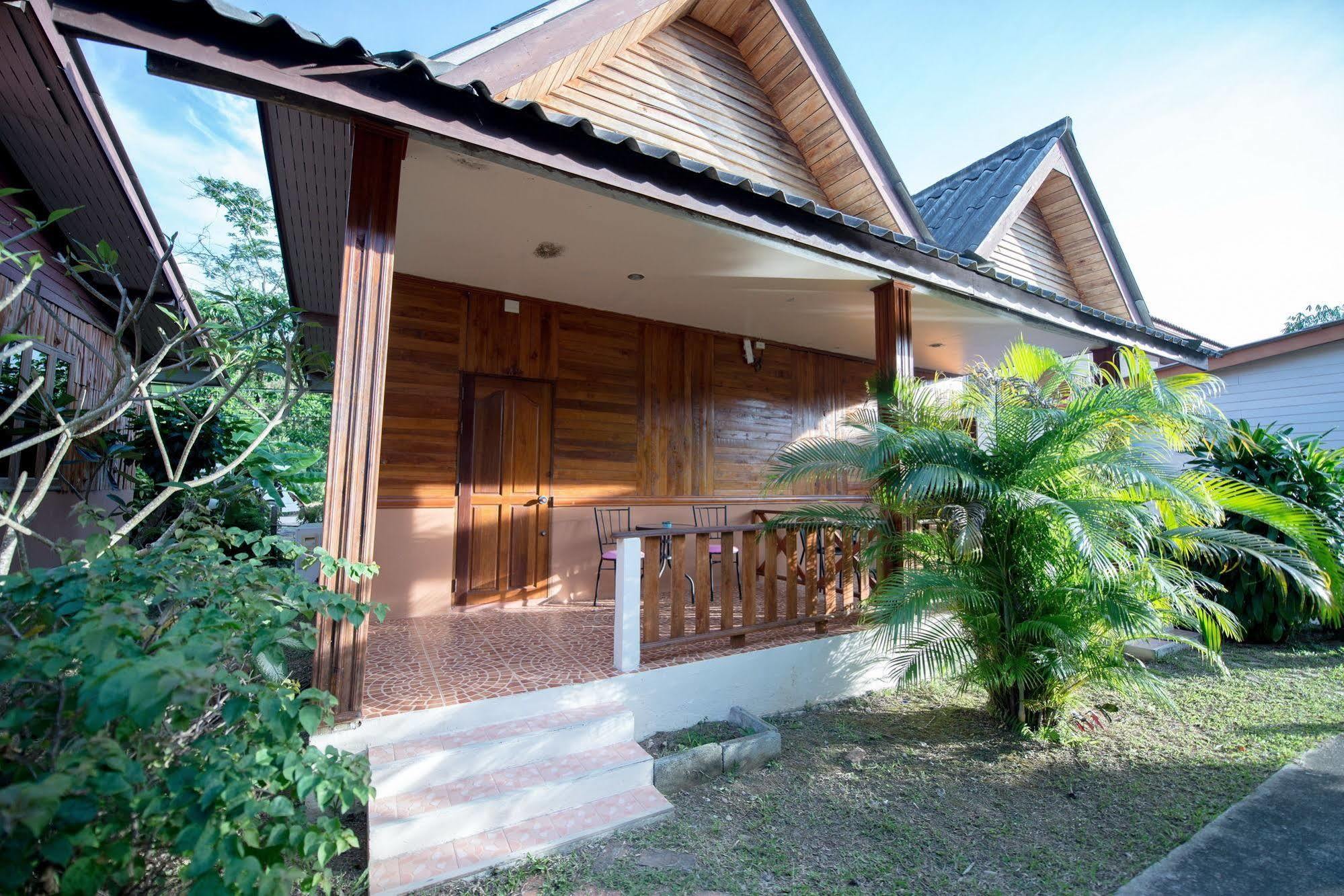 Poonsap Resort Koh Lanta Exterior photo